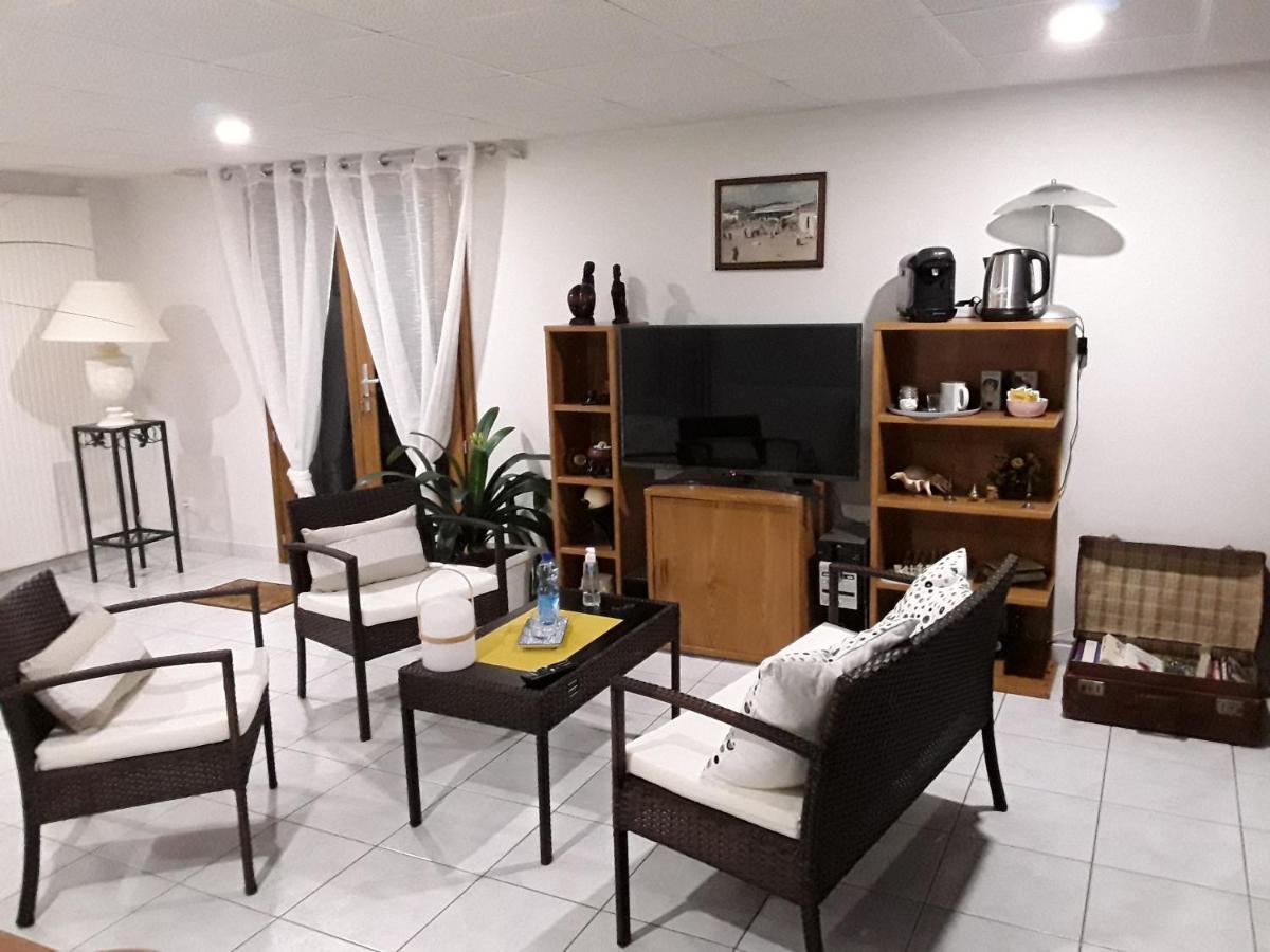 Suite hauteurs de Vichy Creuzier-le-Vieux Exterior foto